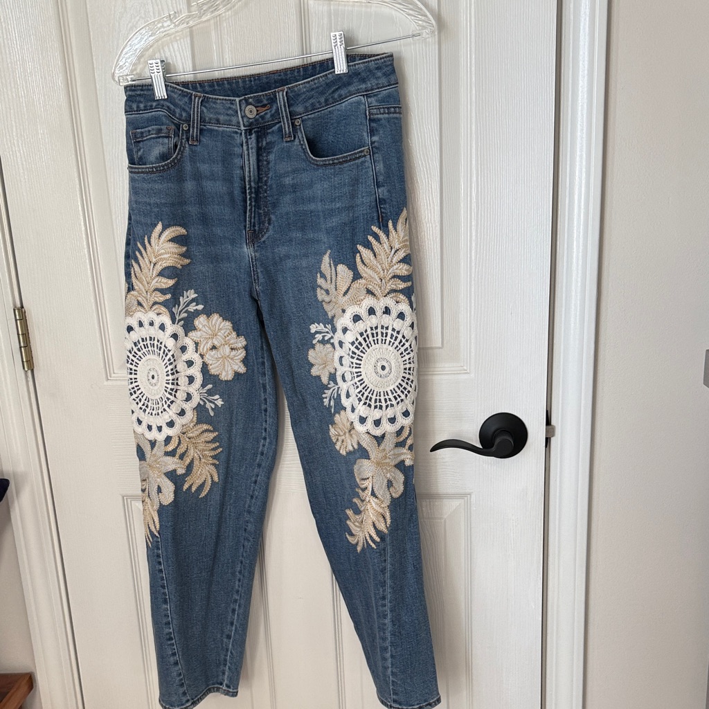Chico's Blue Jeans With Cream Embroidery